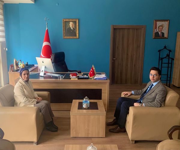 Başçiftlik Kaymakamı Sayın Gönül UÇAR, Kaymakamımız Sayın Emre ÇÖMEN’e iade-i ziyarette bulundu.